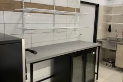 stoły kuchenne pizzerii Bosko Włosko, zaprojektowana i nadzorowana przez TRK System.7049709270897034