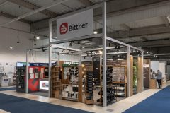 trksystem.com-trksystem.com-stoisko-targowe-bittner-blask-rodowych-sztuccow-PCZ-6294-scaled