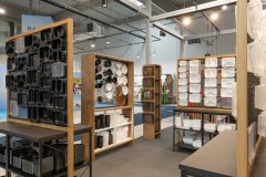 trksystem.com-trksystem.com-stoisko-targowe-bittner-blask-rodowych-sztuccow-PCZ-6313-scaled