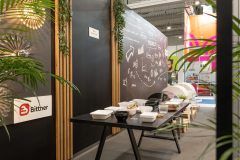 trksystem.com-trksystem.com-stoisko-targowe-bittner-blask-rodowych-sztuccow-PCZ-6337-scaled