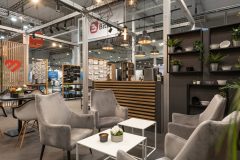 trksystem.com-trksystem.com-stoisko-targowe-bittner-blask-rodowych-sztuccow-PCZ-6341-scaled