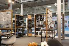 trksystem.com-trksystem.com-stoisko-targowe-bittner-blask-rodowych-sztuccow-PCZ-6349-scaled