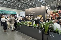 trksystem.com-trksystem.com-grafen-na-targach-smakki-2024-stoisko-targowe-by-tatjana-kobuszewska-trk-system-IMG-2422-scaled