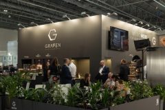 trksystem.com-trksystem.com-grafen-na-targach-smakki-2024-stoisko-targowe-by-tatjana-kobuszewska-trk-system-PCZ-3771-scaled