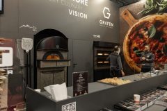 trksystem.com-trksystem.com-grafen-na-targach-smakki-2024-stoisko-targowe-by-tatjana-kobuszewska-trk-system-PCZ-3778-scaled