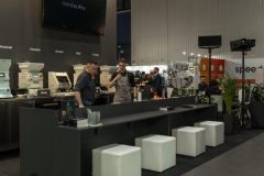 trksystem.com-trksystem.com-grafen-na-targach-smakki-2024-stoisko-targowe-by-tatjana-kobuszewska-trk-system-PCZ-3793-scaled