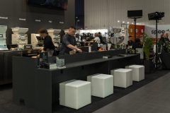 trksystem.com-trksystem.com-grafen-na-targach-smakki-2024-stoisko-targowe-by-tatjana-kobuszewska-trk-system-PCZ-3794-scaled