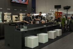 trksystem.com-trksystem.com-grafen-na-targach-smakki-2024-stoisko-targowe-by-tatjana-kobuszewska-trk-system-PCZ-3795-scaled