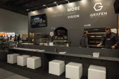 trksystem.com-trksystem.com-grafen-na-targach-smakki-2024-stoisko-targowe-by-tatjana-kobuszewska-trk-system-PCZ-3816-scaled