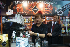 Sylwia Bochowicz-Kubiak prowadzi warsztaty baristycznetrksystem.com-polagramakro20091277