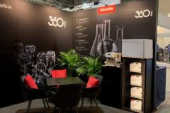 trksystem.com-2.-stoisko-Miele-5932-1