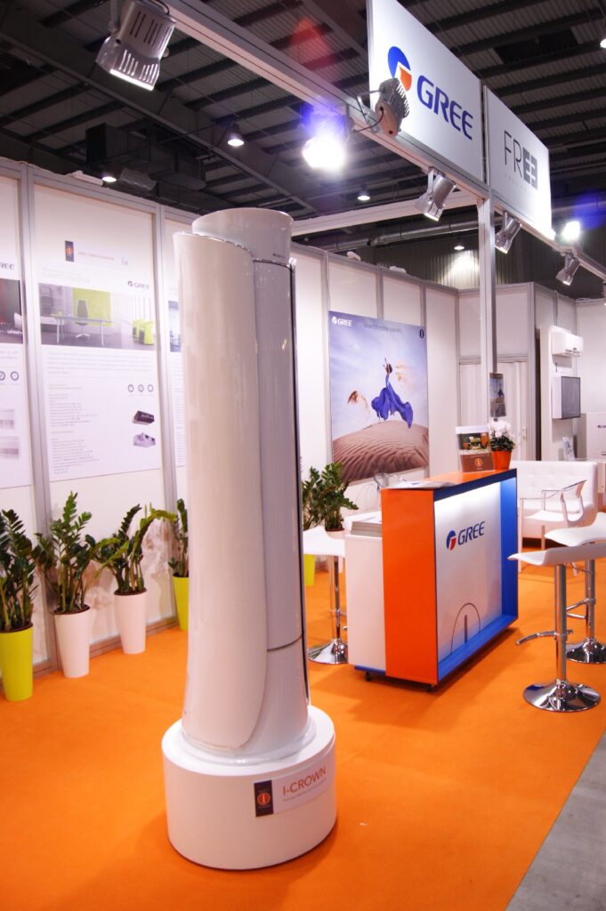 Klimatyzator Gree I-Crown na okrągłym podeście w centrum stoiska, Forum Wentylacja 2014