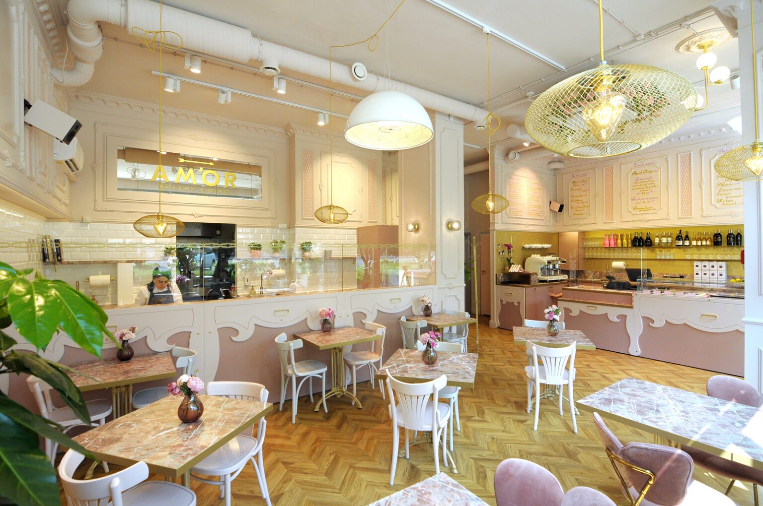 trksystem.com-amor-eklerownia-na-ulicy-kruczej-w-warszawie-by-trk-system