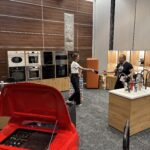 stoisko-smeg-nosalowy-dwor-montaz-fiat-500.avif