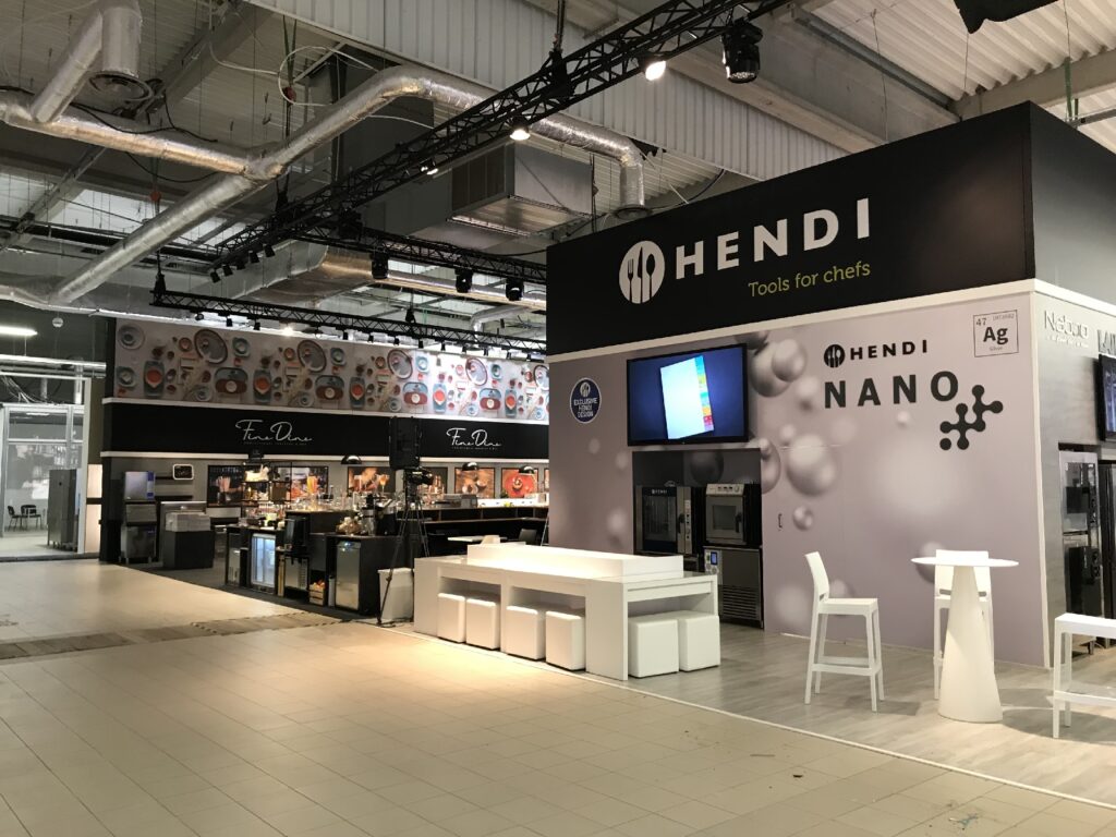 Na stoisku targowym firmy Hendi prezentowane są produkty z serii „Tools for chefs” oraz „NANO”.