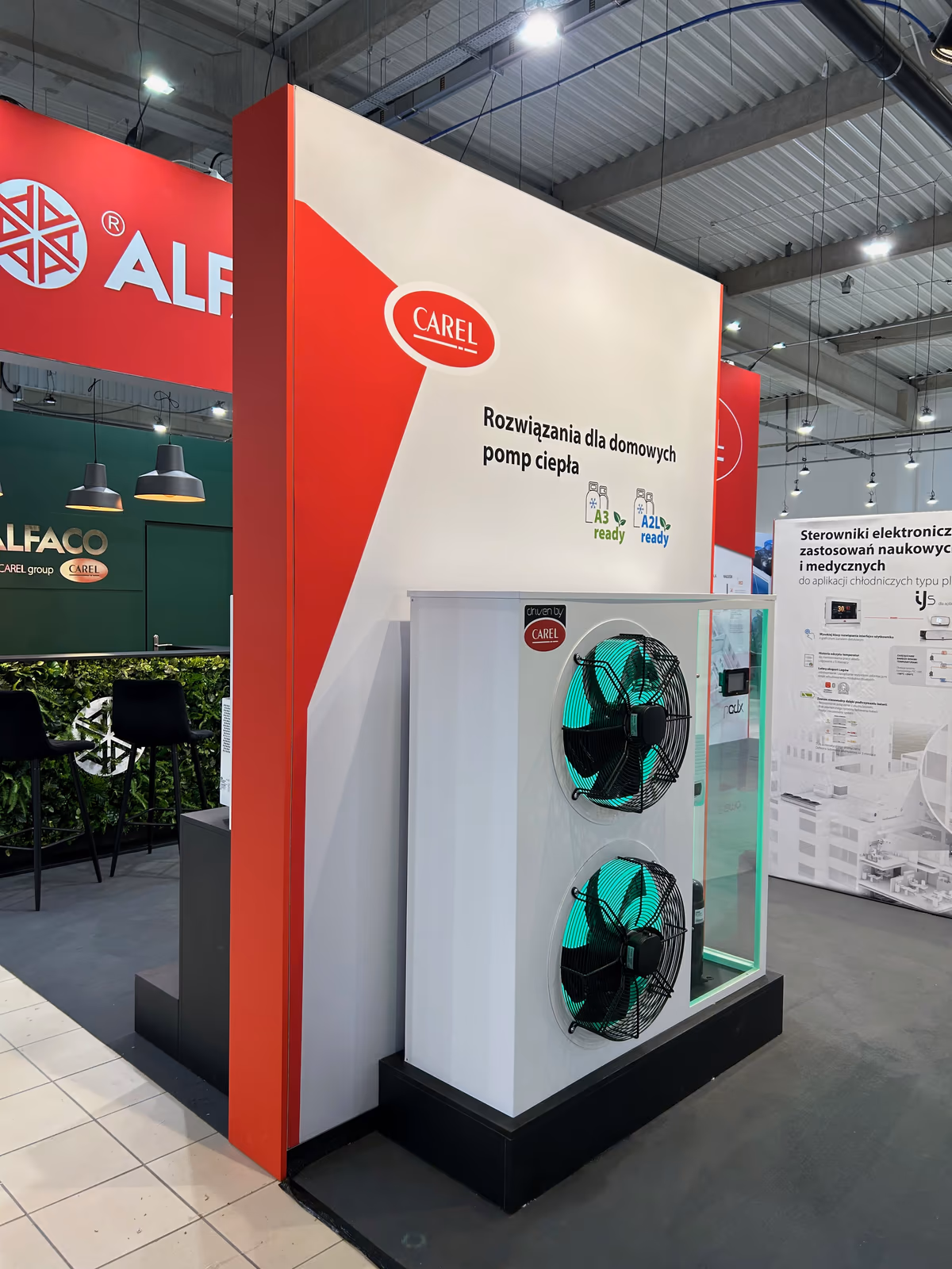 Ten sam ekspozytor pompy ciepła na Warsaw HVAC Expo w Nadarzynie, trzy tygodnie później