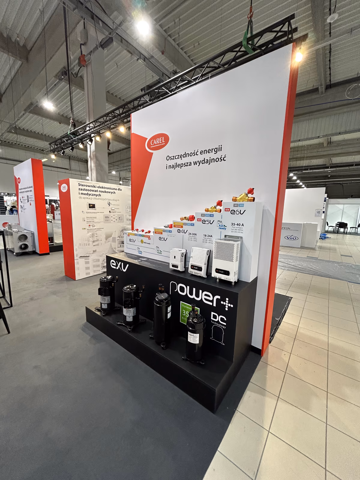 Ekspozytor sprężarek i falowników Carel power+ na stoisku Alfaco, HVAC Expo 2024